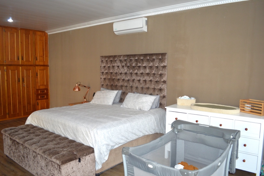 4 Bedroom Property for Sale in Flamwood North West